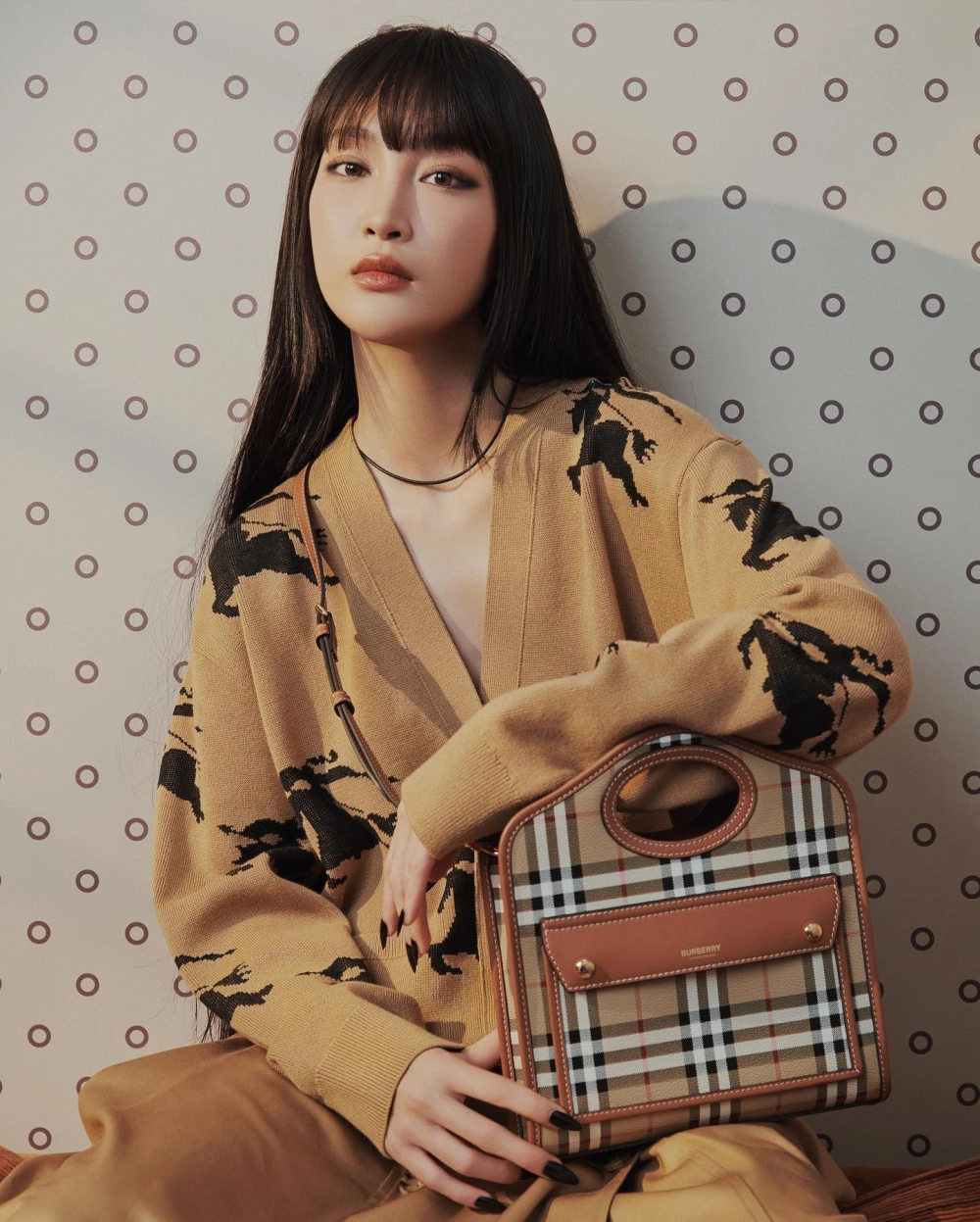 Tạo hình ngọt ngào trong phải chăng em đã yêu Juky San