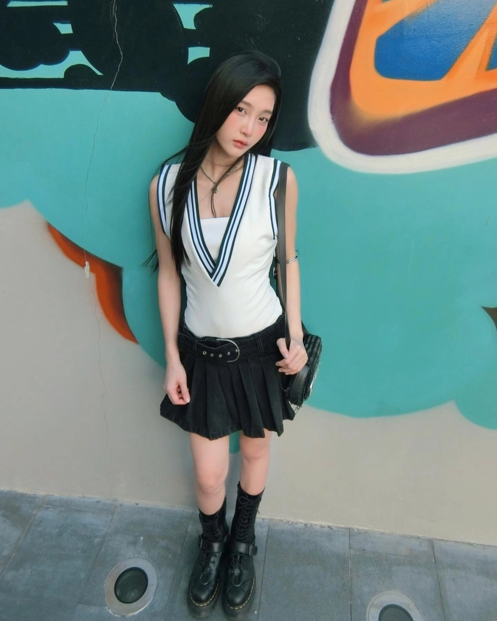 Ảnh biểu cảm trong bản Juky San cover đầy cảm xúc