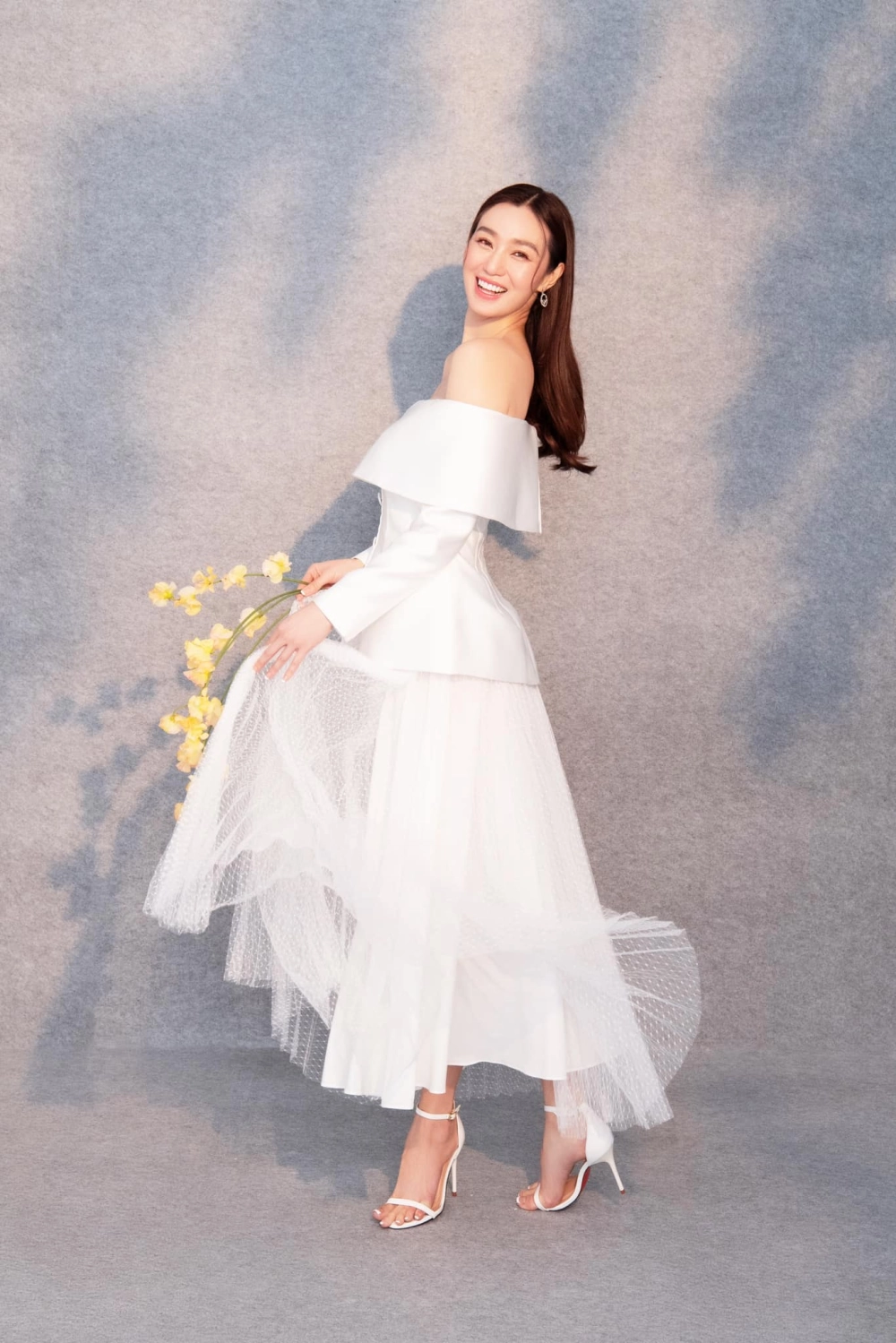 Hình ảnh hậu trường từ một cảnh quay của Khánh My diễn viên