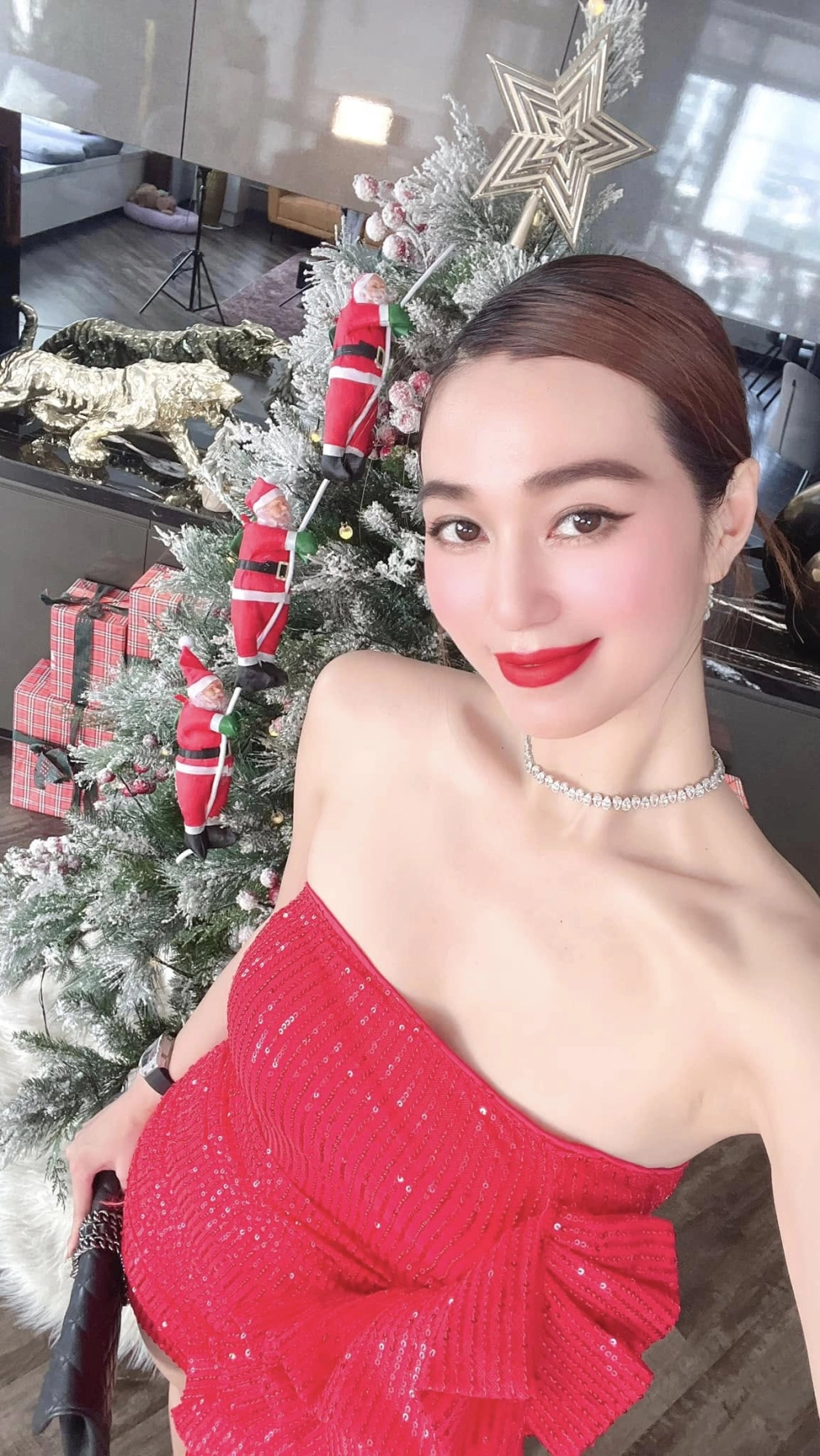 Hình ảnh đầy cảm xúc khi trình diễn Khánh My Tình Yêu Dối Lừa