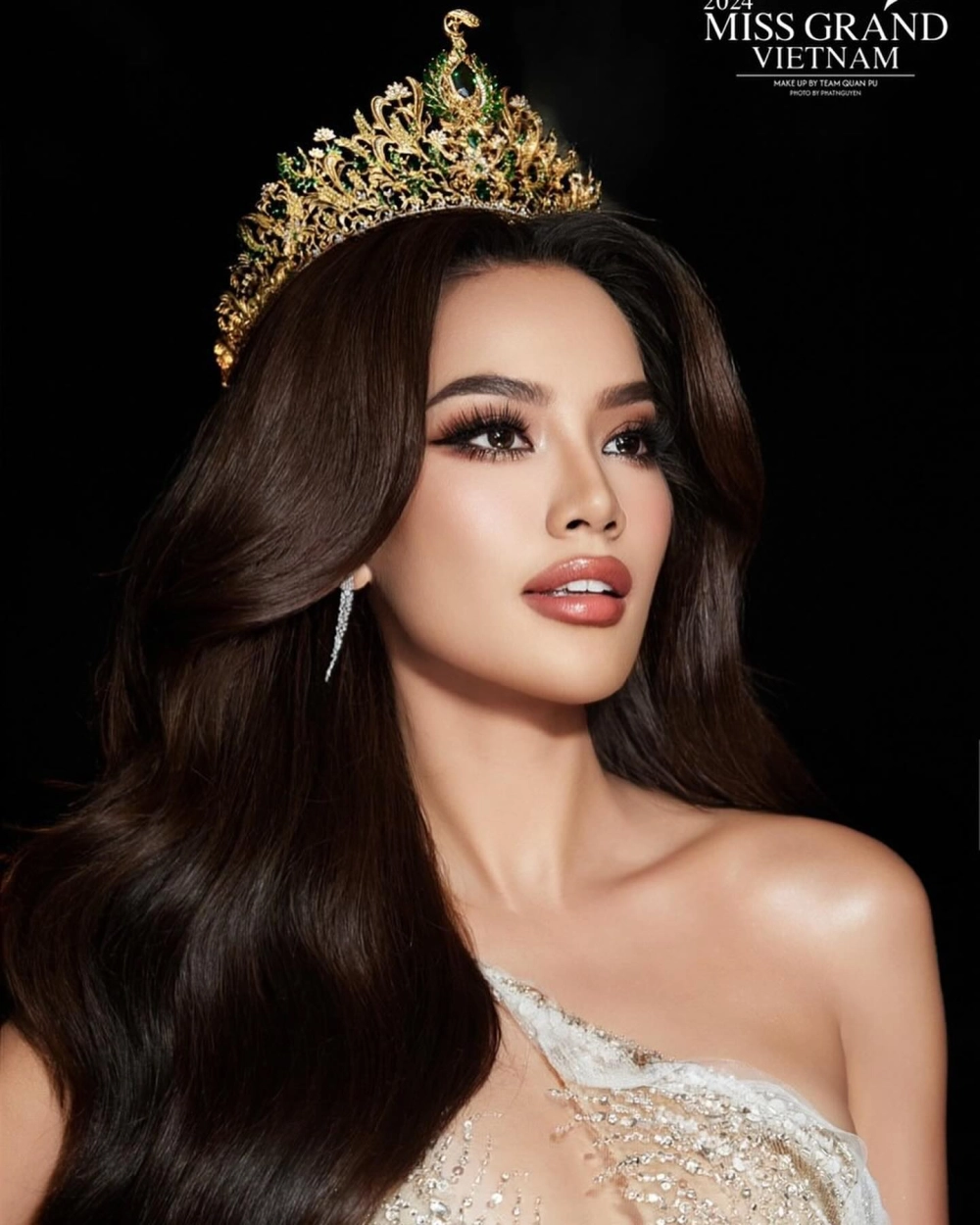 Bạn có tò mò hoa hậu Lê Hoàng Phương bao nhiêu tuổi hiện nay?