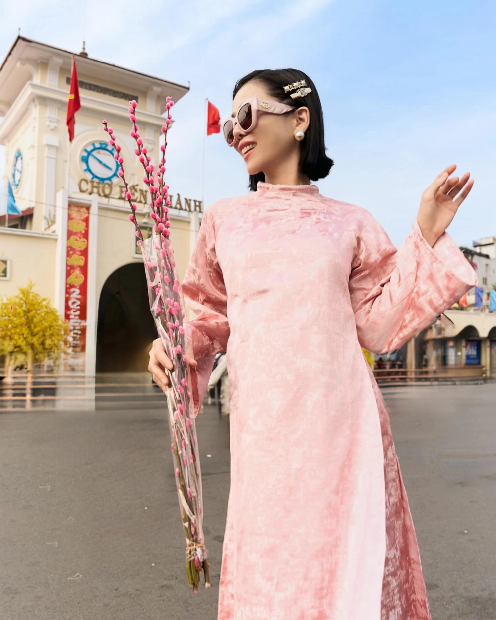 Khung cảnh lặng lẽ đậm chất nội tâm của lời bài hát Lệ Quyên thành phố buồn