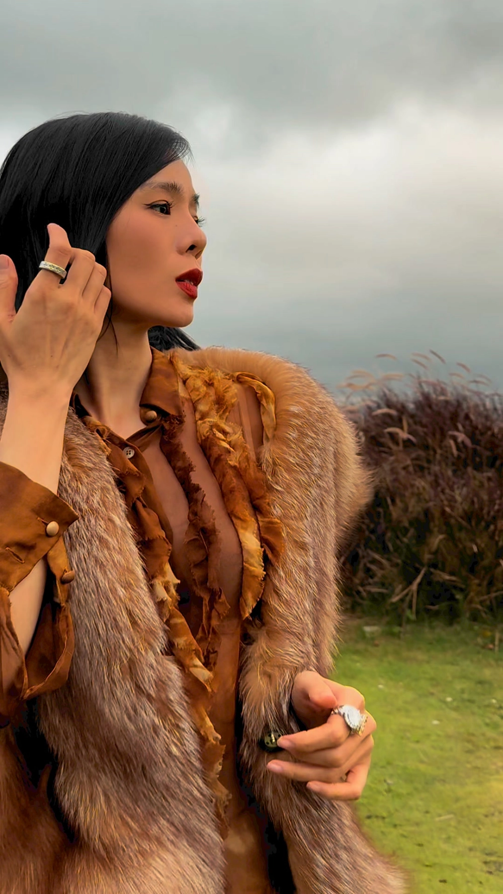 Khung ảnh tươi mới đầu năm trong lời bài hát Lệ Quyên câu chuyện đầu năm