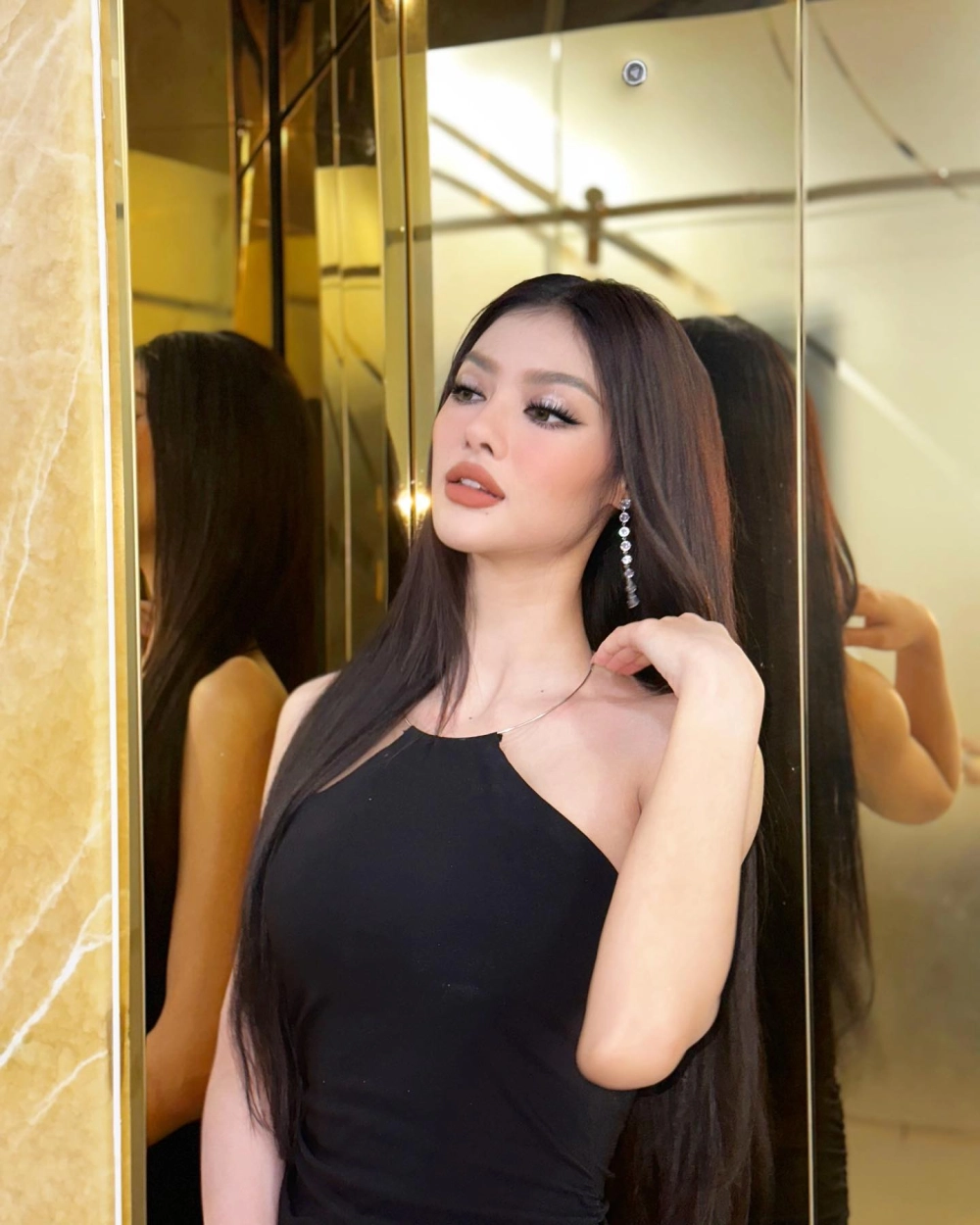 Khoảnh khắc khiến netizen hỏi Lona Kiều Loan sinh năm bao nhiêu