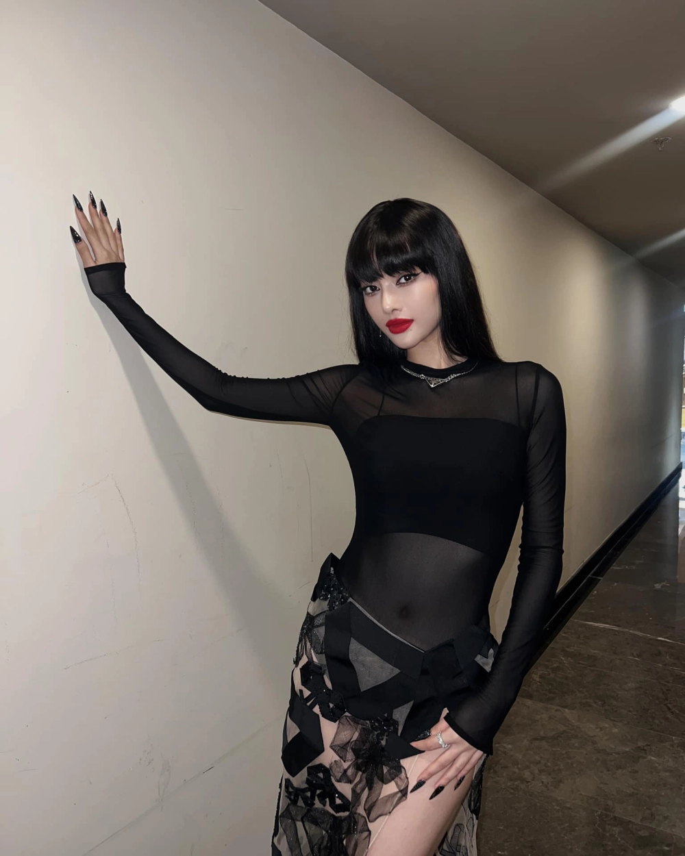 Góc nghiêng cuốn hút khiến fan gọi tên Kiều Loan