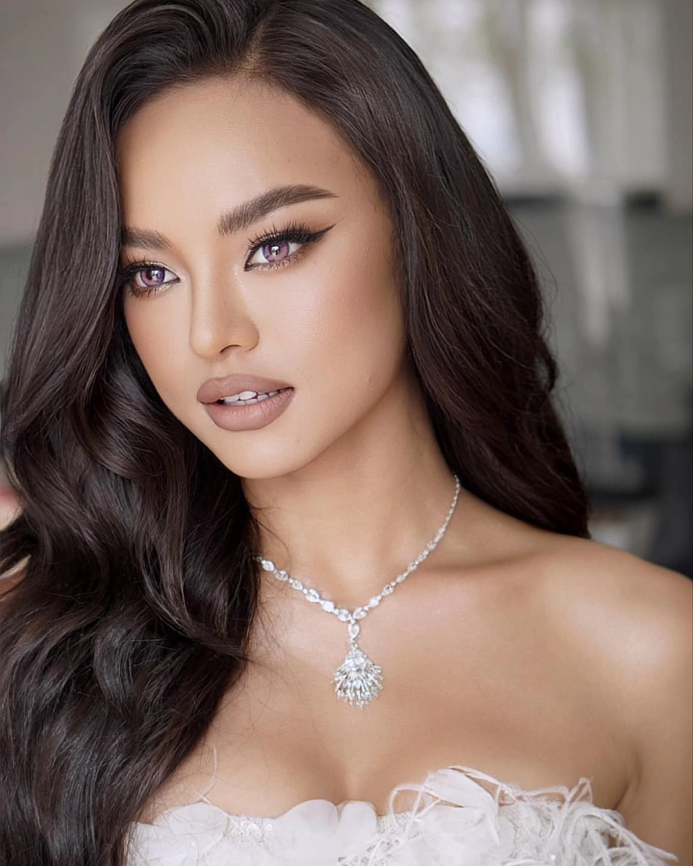 Ảnh viral khiến dân mạng hỏi ngay Mai Ngô là ai