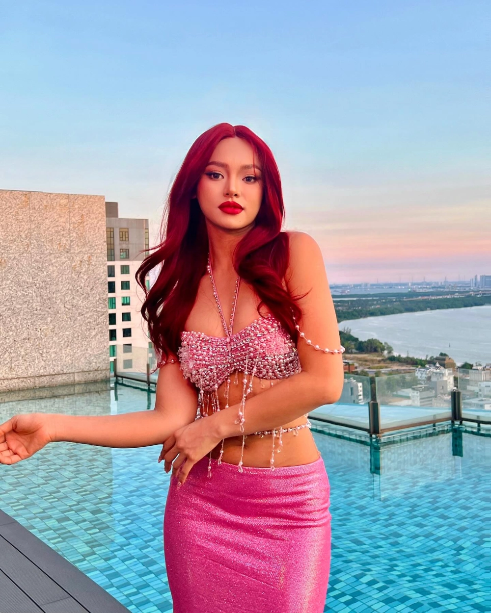 Ảnh từ show thực tế gây sốt với đoạn Mai Ngô chửi đối thủ