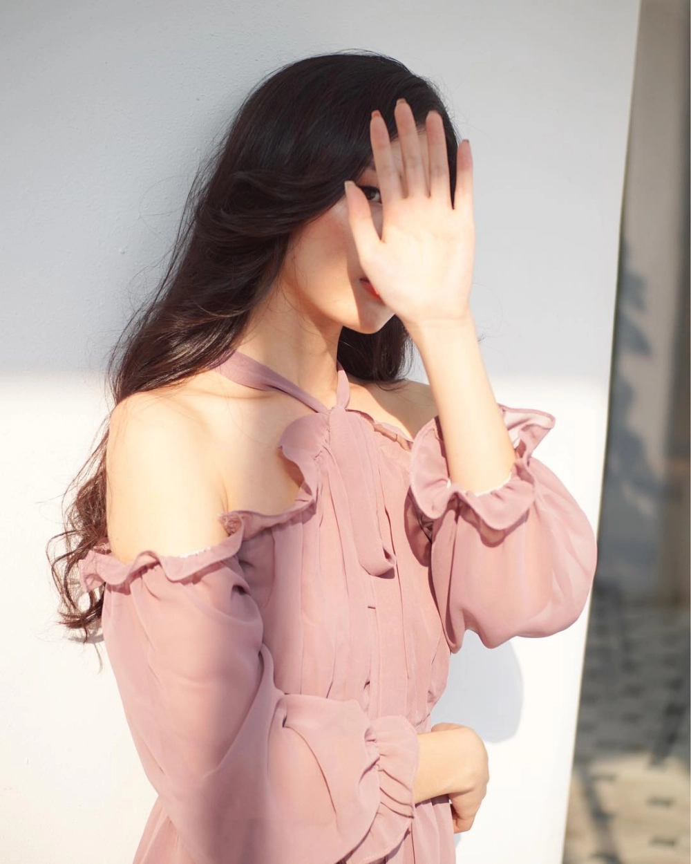 Ảnh thể hiện hành trình nghệ thuật trong tiểu sử Midu