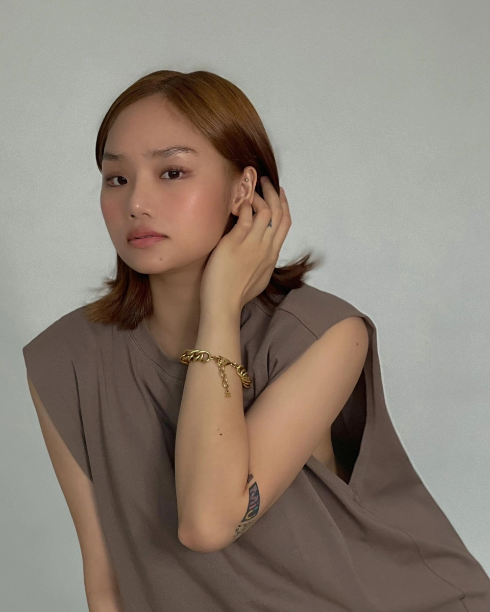 Sắc sảo và bí ẩn trong hoa hồng đen Miu Lê