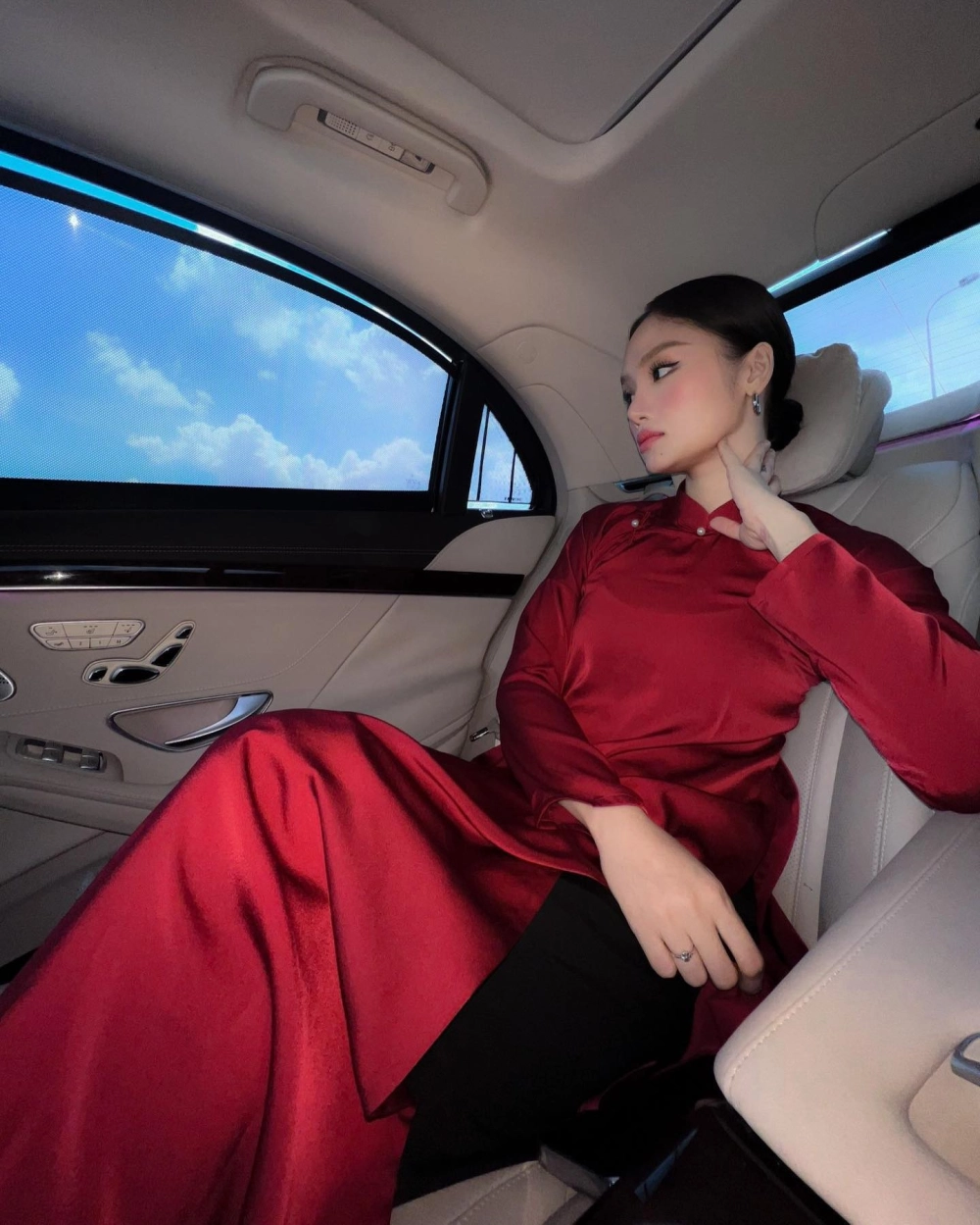 Ảnh đời thường hé lộ Miu Lê cao bao nhiêu thật sự