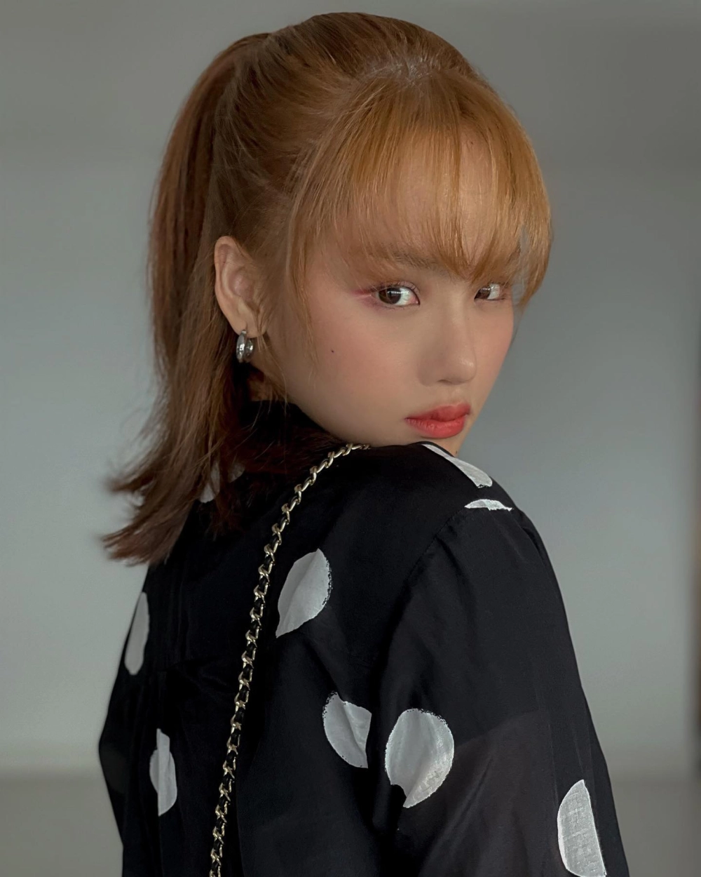 Giọng hát truyền cảm của còn tuổi nào cho em Miu Lê