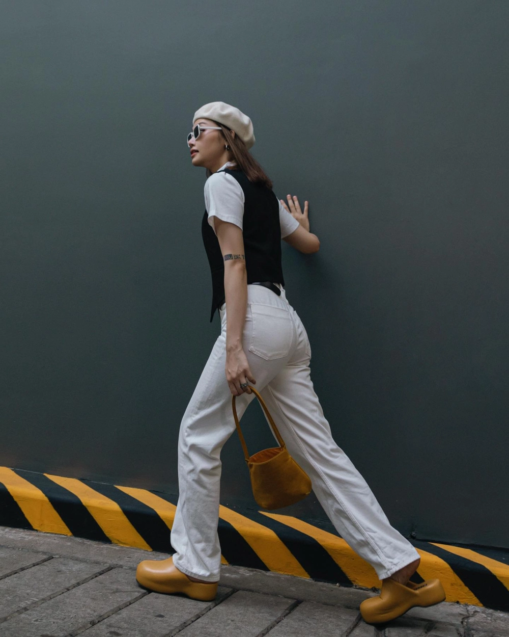 MV cảm xúc và chất nhạc từ Miu Lê anh đang nơi đâu