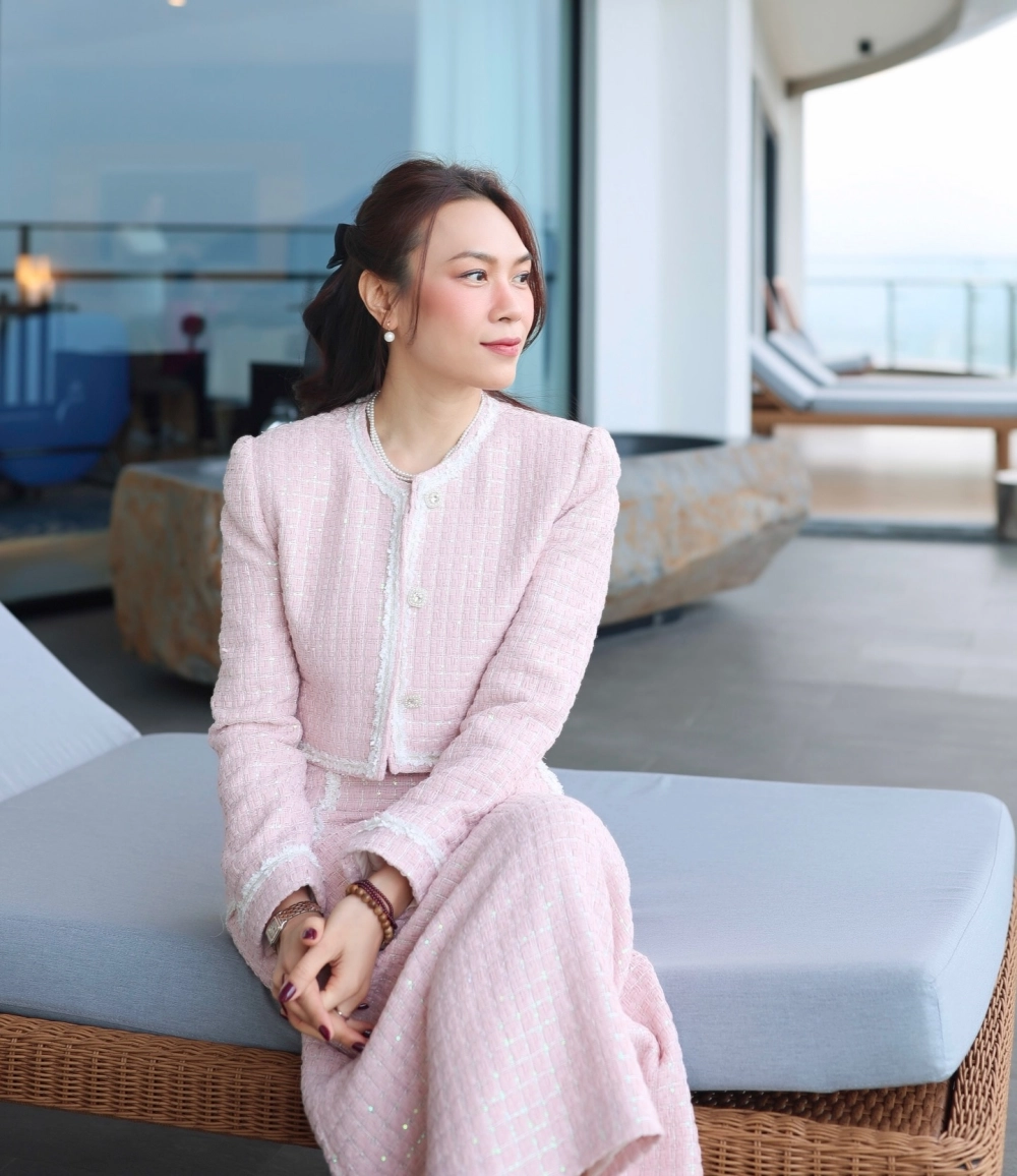 Set ảnh concept đậm chất nghệ thuật từ Mỹ Tâm album