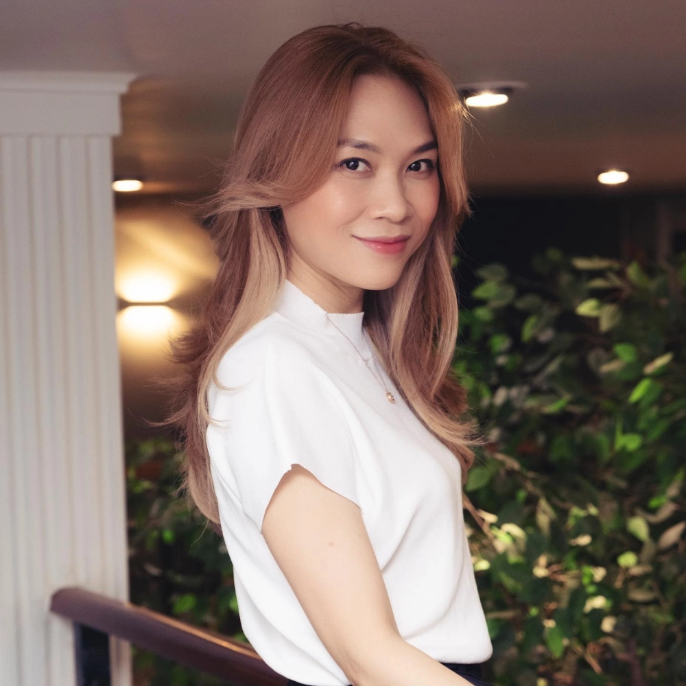 Vẻ đẹp không đổi khiến ai cũng hỏi ca sĩ Mỹ Tâm bao nhiêu tuổi