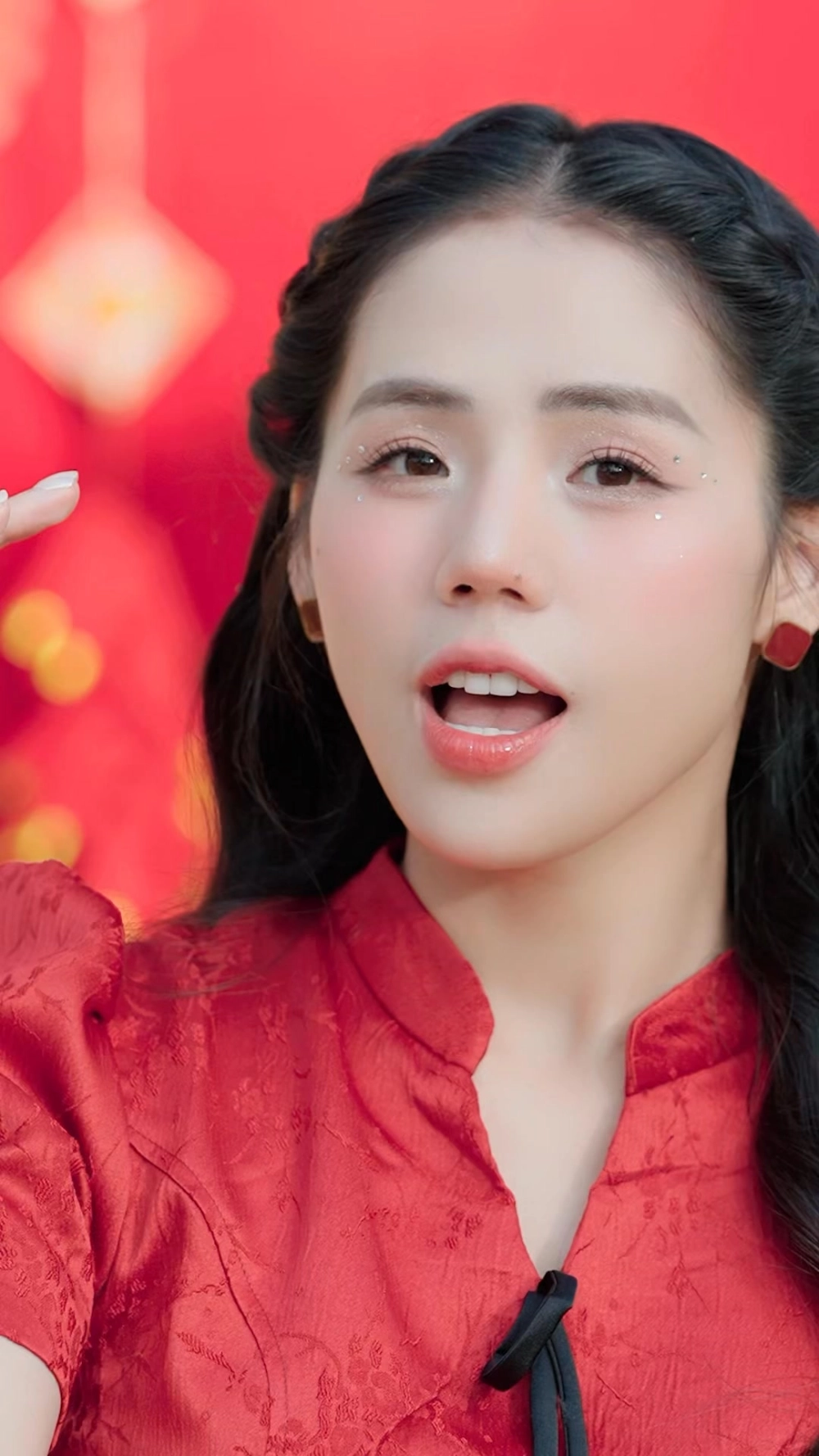 Khoảnh khắc tươi tắn trong nụ cười xuân short version 1