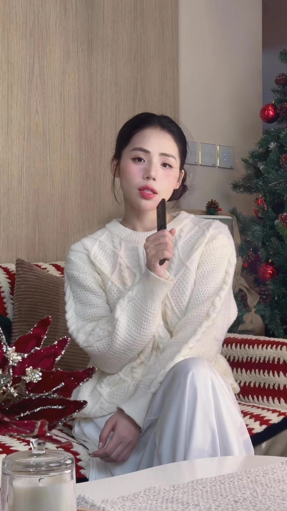 Thần thái sân khấu chuyên nghiệp của ca sĩ Nguyễn Hương Ly