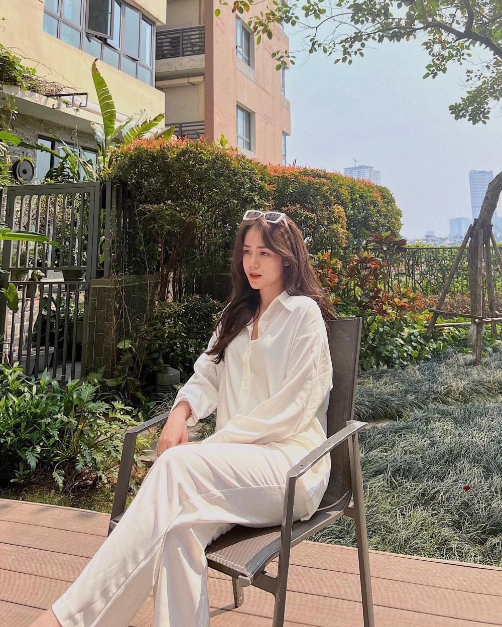 Visual rạng rỡ khiến fan tò mò về sinh năm bao nhiêu