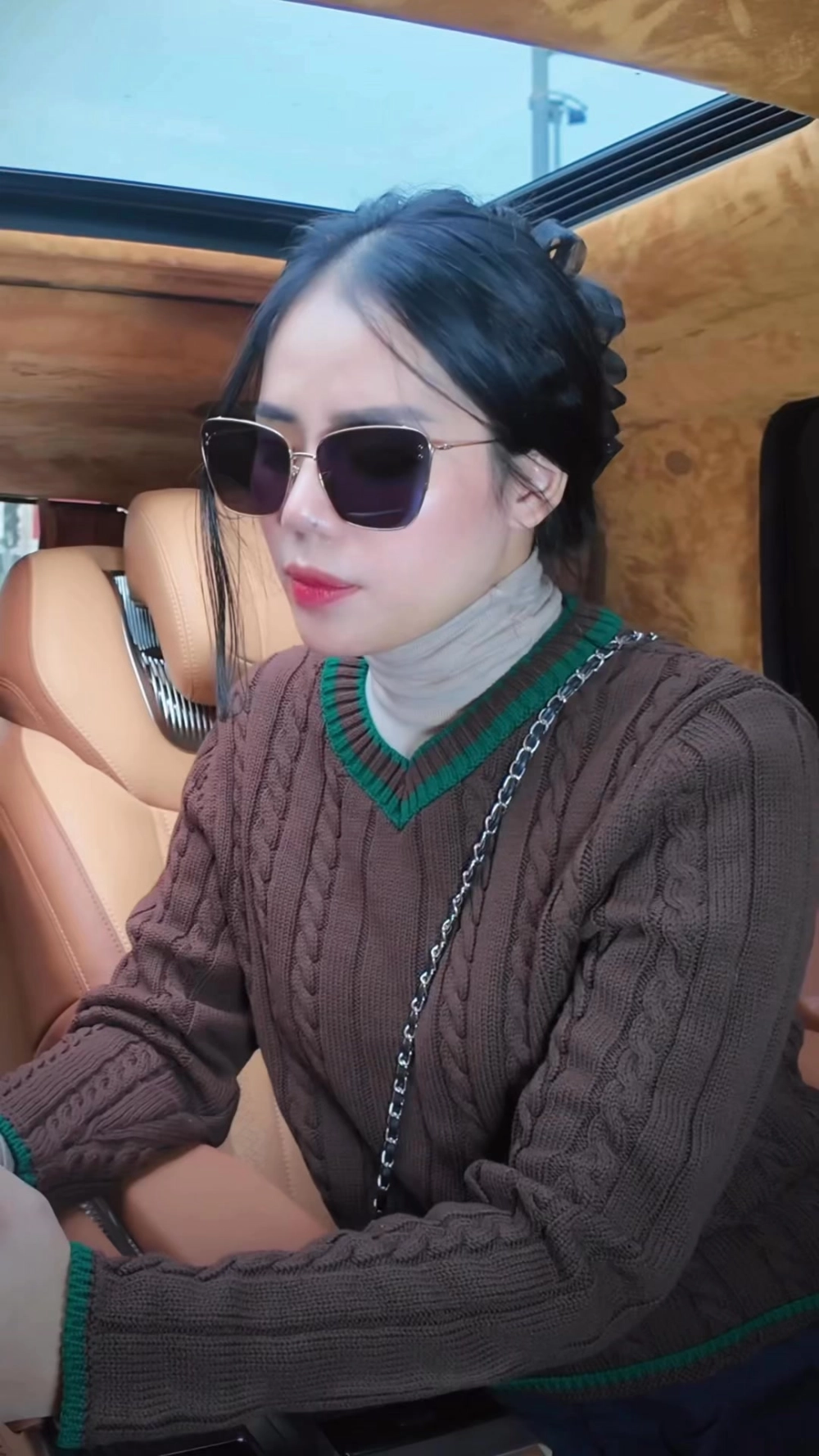 Góc khoảnh khắc tươi sáng với caption vui lắm nha