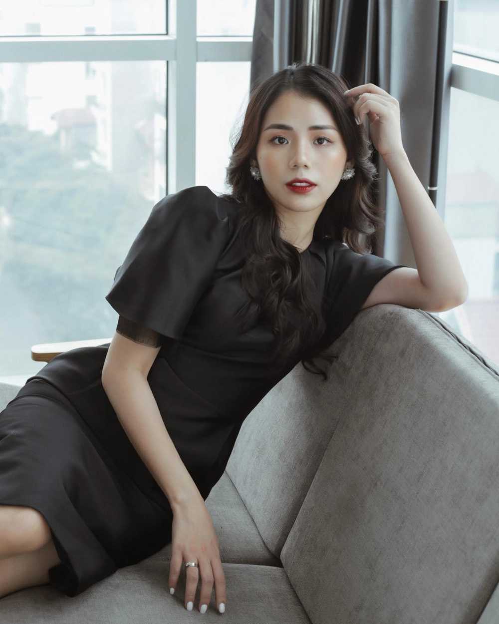 Thần thái sân khấu chuyên nghiệp của ca sĩ Nguyễn Hương Ly