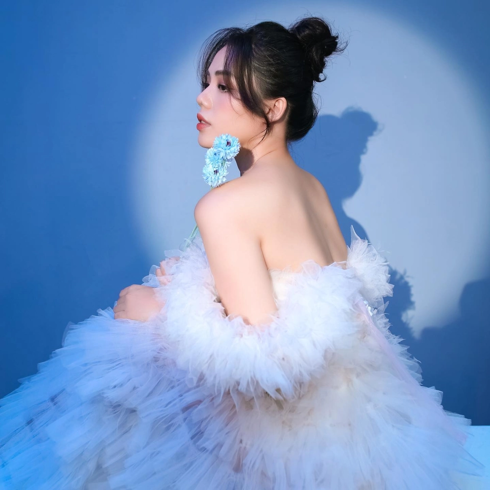 Chân dung dịu dàng chuyên nghiệp của cô Nguyễn Hương Ly