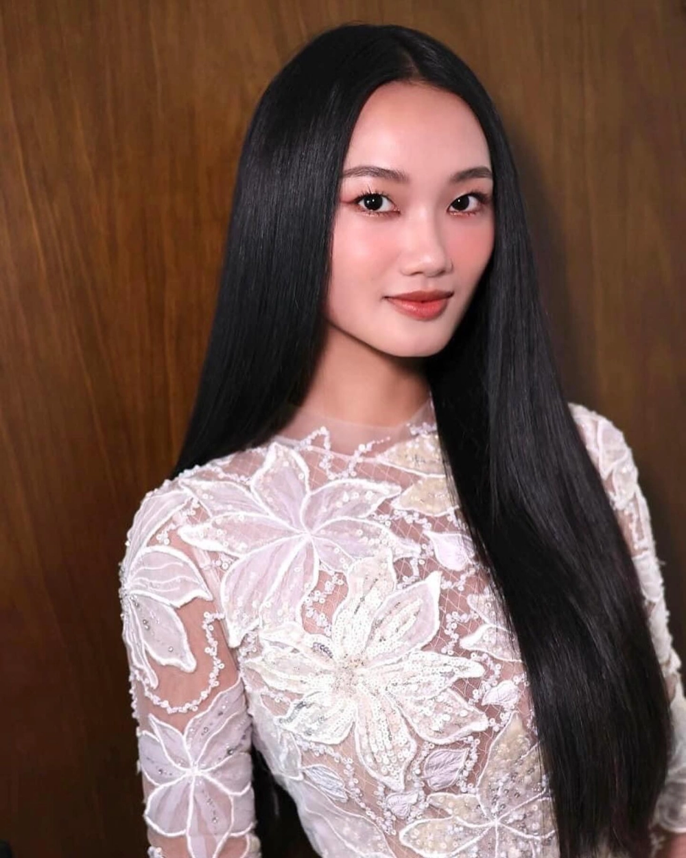 Visual thanh lịch, dịu dàng của Nguyễn Quỳnh Anh