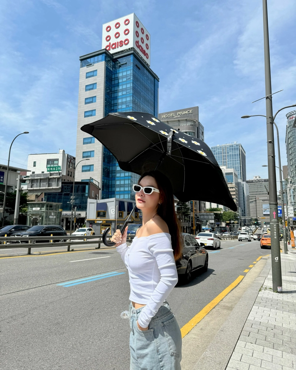 Ảnh nhẹ nhàng mà đầy ẩn ý trong hạnh phúc mới Phạm Quỳnh Anh