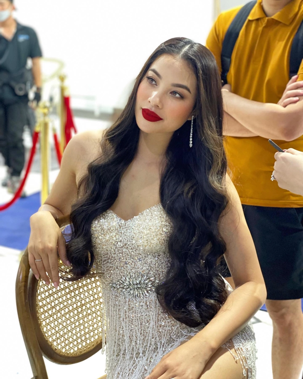 Trước khi đăng quang, cô là người mẫu Phạm Hương nổi bật trên sàn diễn