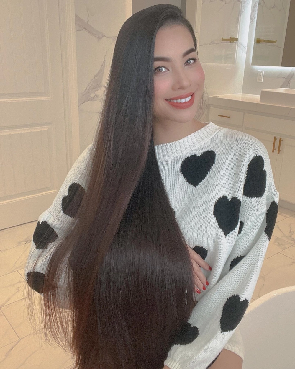 Cuộc sống của Phạm Hương ở Mỹ sau khi rút khỏi showbiz