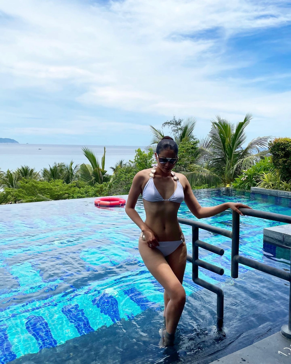 Ảnh Phạm Hương thi hoa hậu hoàn vũ thế giới ghi điểm bởi thần thái