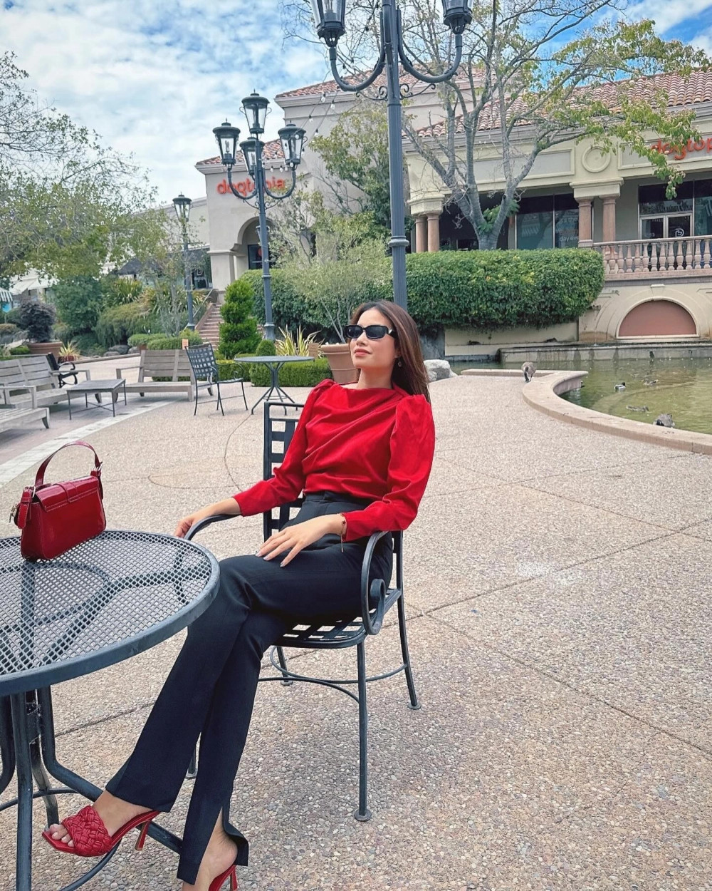 Từ viết đảo “Hương Phạm” vẫn chỉ đến hoa hậu Phạm Hương