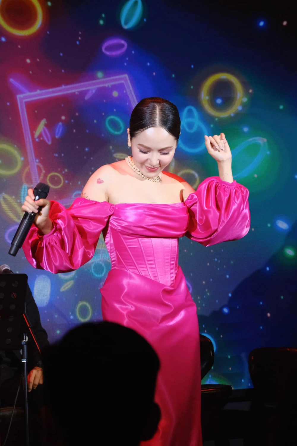 Hình ảnh tinh thần âm nhạc trong Phương Linh Idol