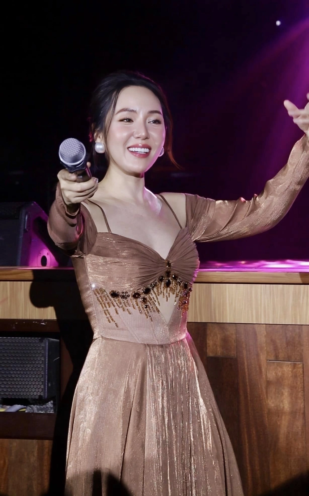 Khung nghe chill với bản nghe Phương Linh cơn mưa tình yêu