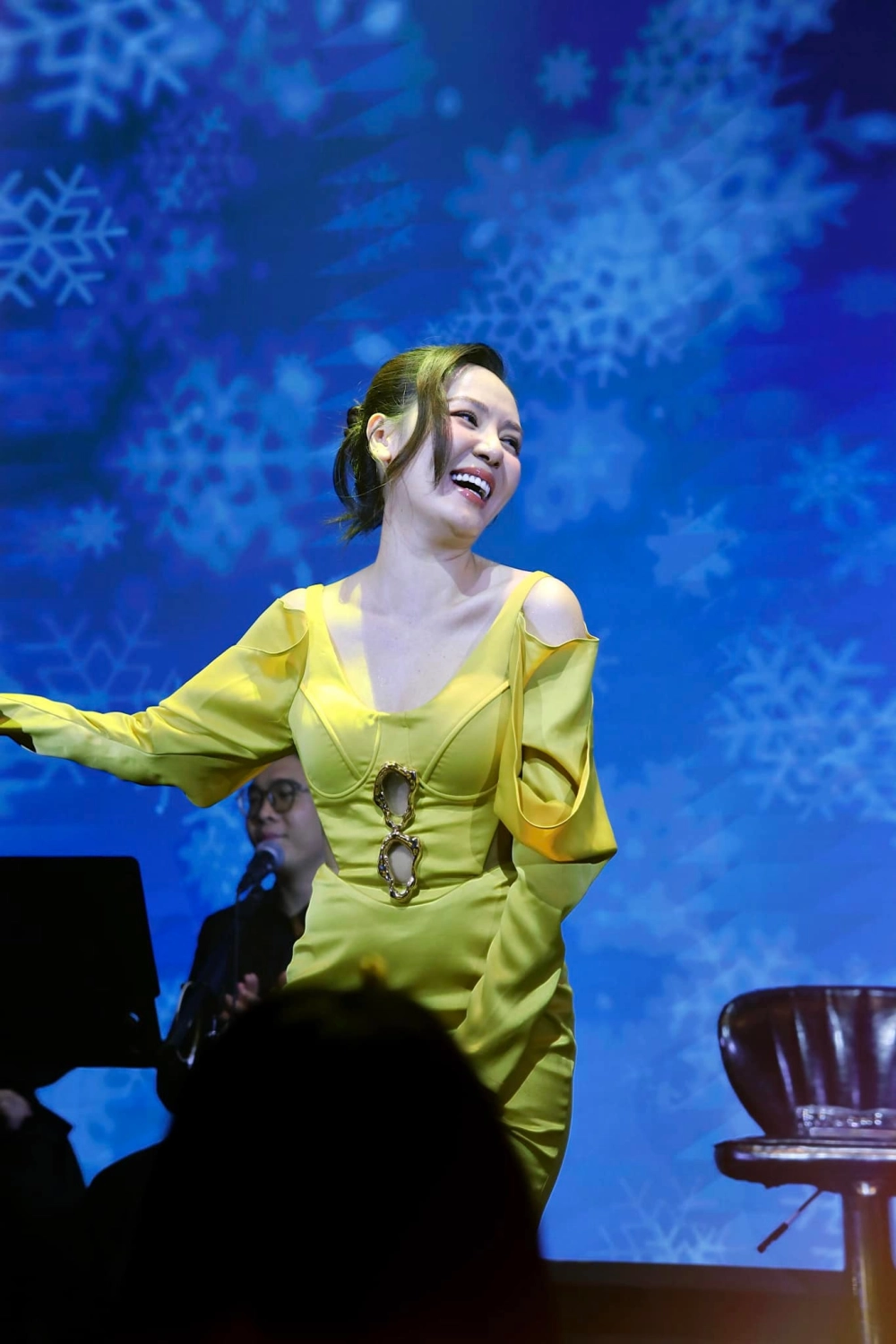 Tấm ảnh bìa nghệ thuật từ album Phương Linh