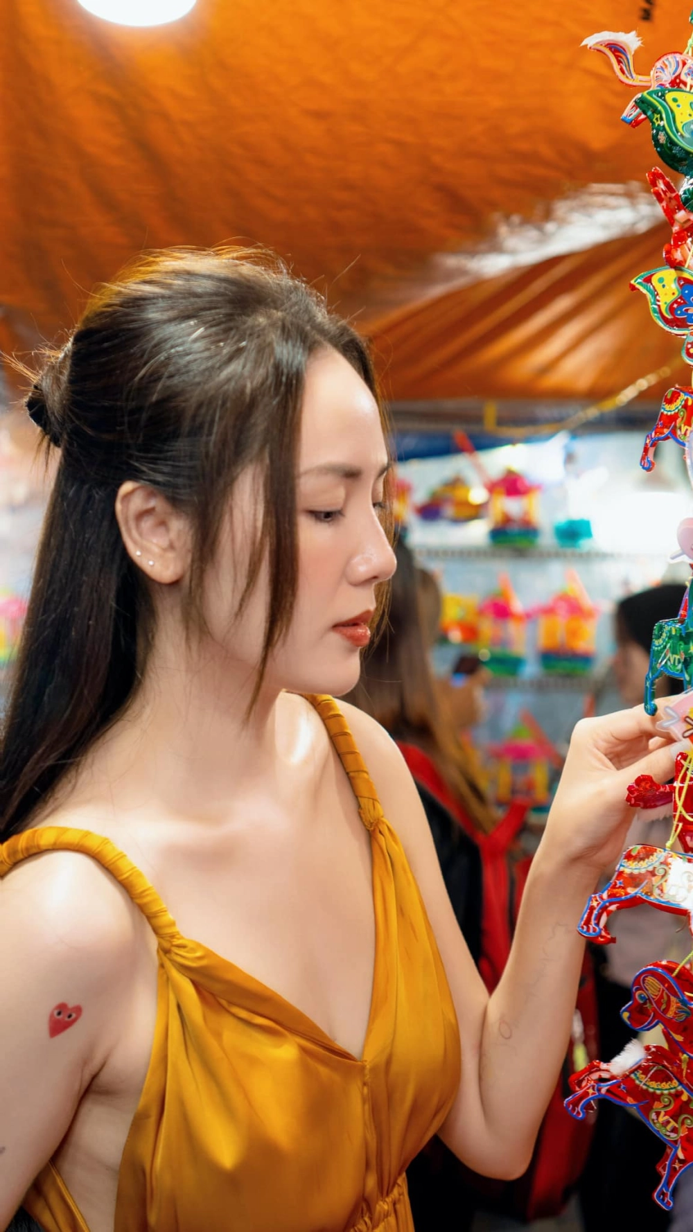 Khung cảnh se lạnh đầy cảm xúc trong mưa tuyết Phương Linh