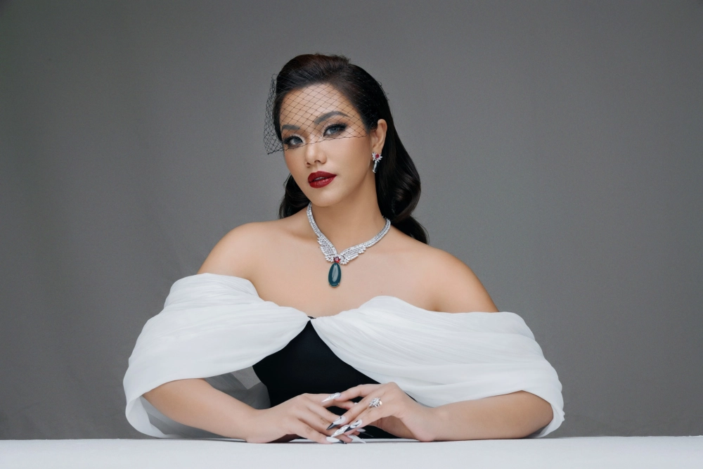 Visual bìa đĩa nhạc đi cùng album của Phương Vy