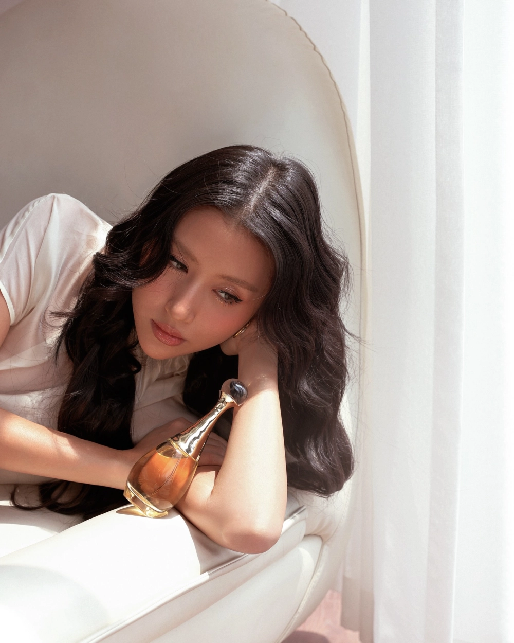 Ảnh toàn thân đẹp hút mắt khiến ai cũng hỏi Quỳnh Anh Shyn cao bao nhiêu