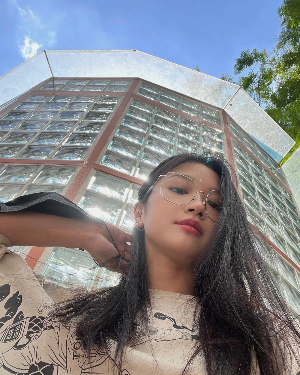 Khoảnh khắc dịu dàng khi Suni Hạ Linh cảm nắng