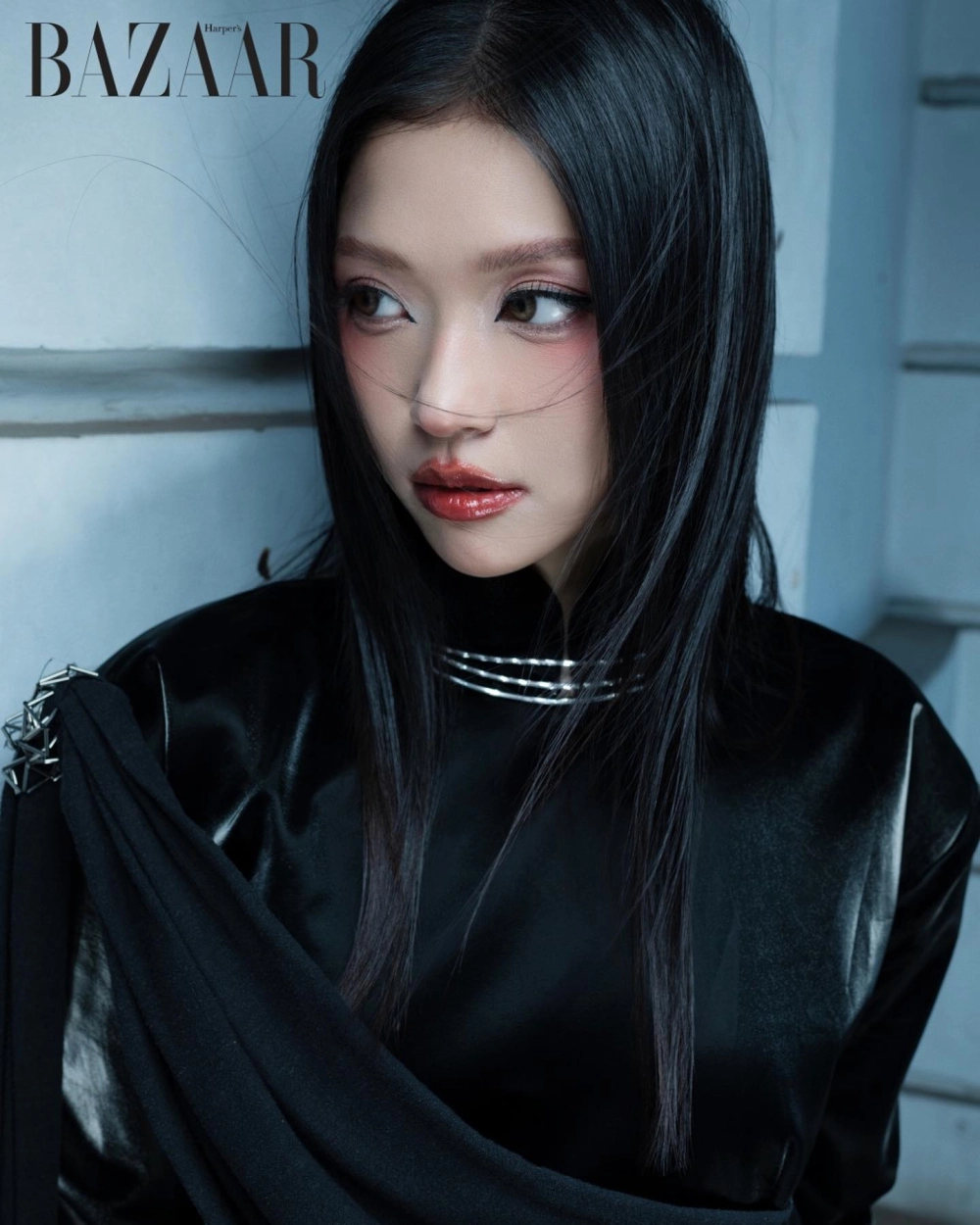 Ánh mắt chân thành khi Suni Hạ Linh xin lỗi