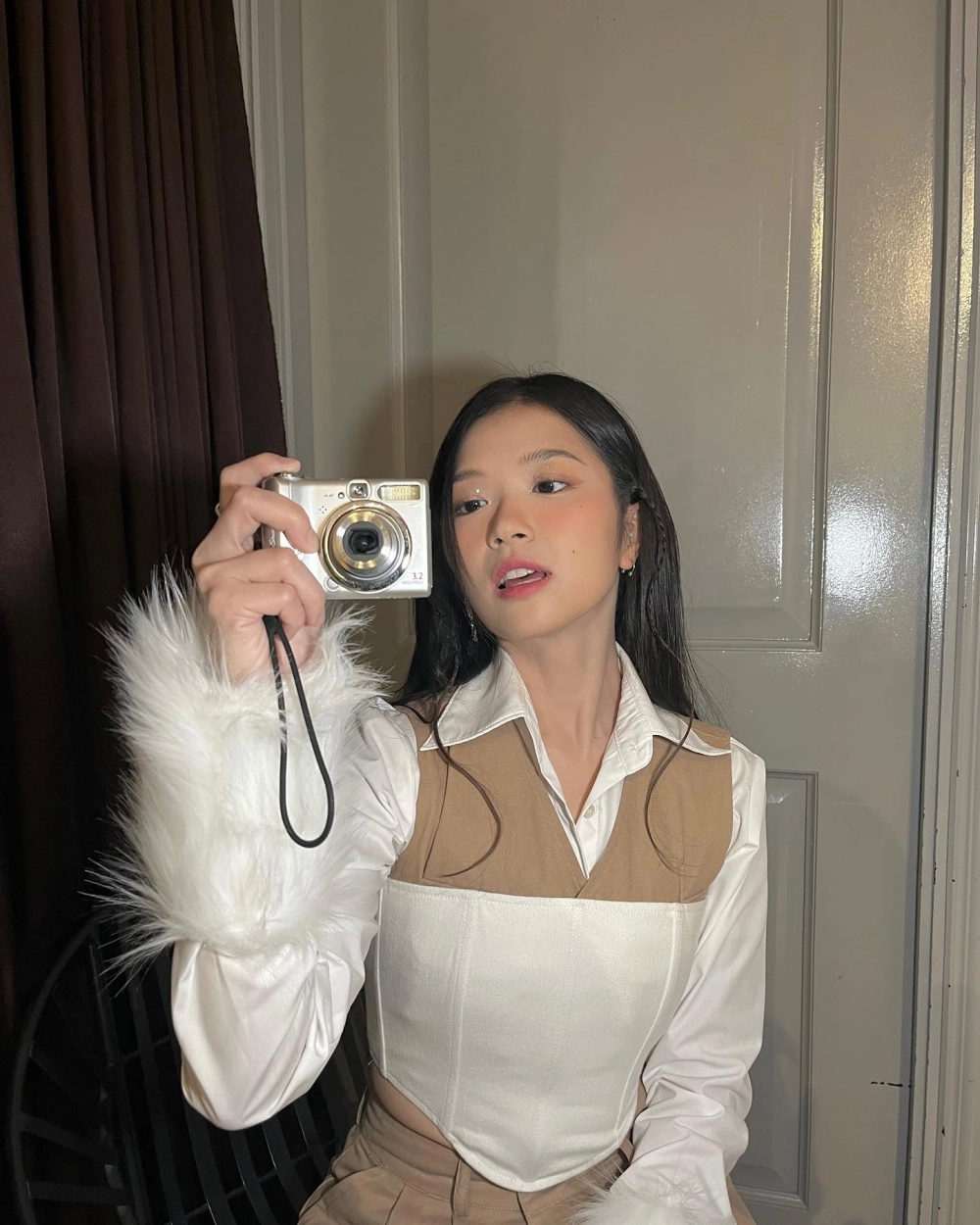 Khung hình nổi bật trong Suni Hạ Linh MV mới