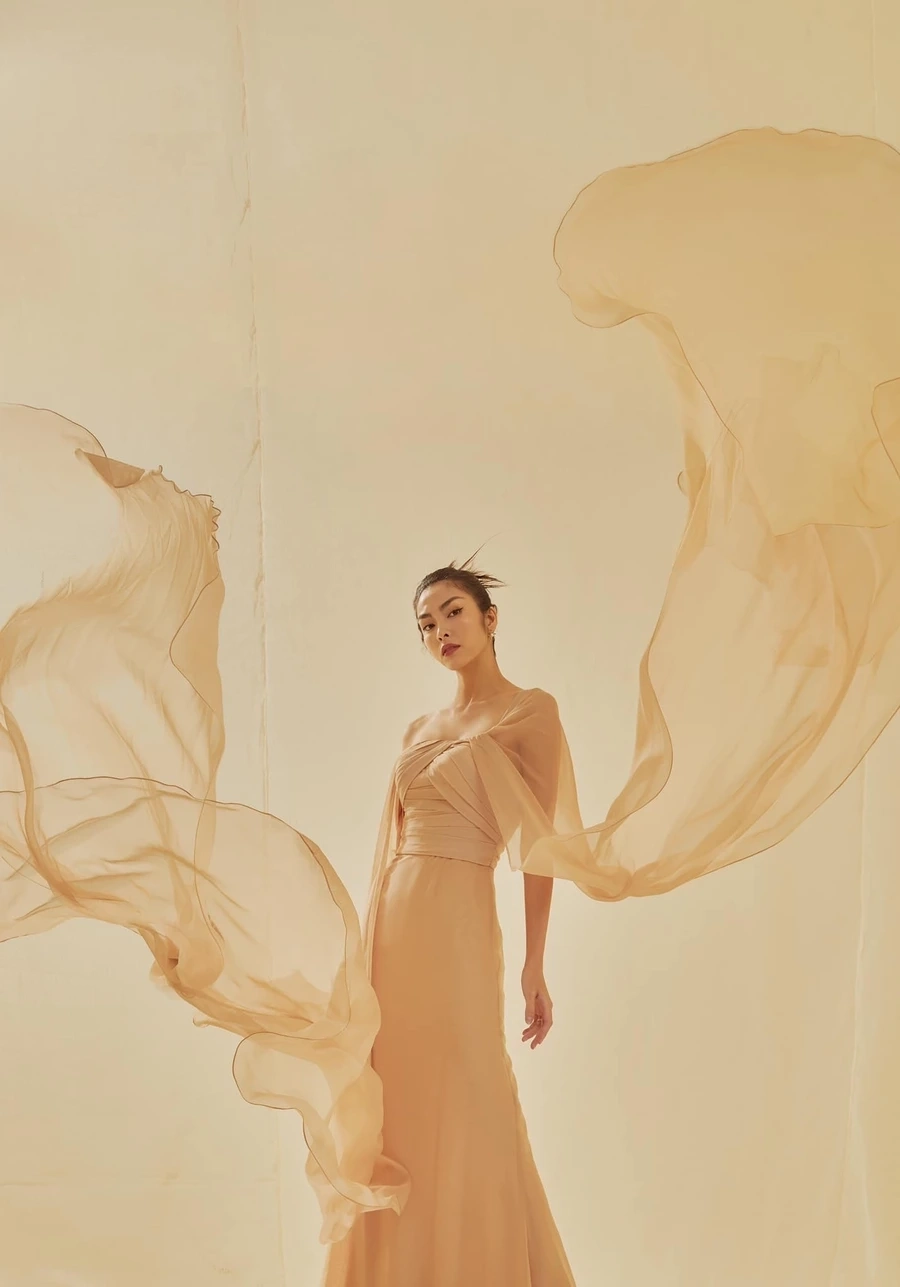 Tối giản và tinh tế trong bộ lookbook thời trang Tăng Thanh Hà mới nhất