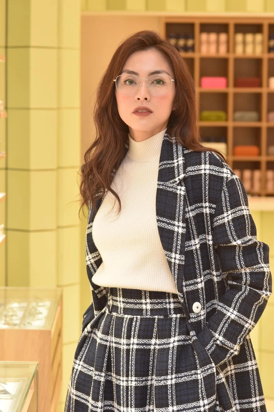 Nét đẹp thanh lịch vượt thời gian của Tăng Thanh Hà