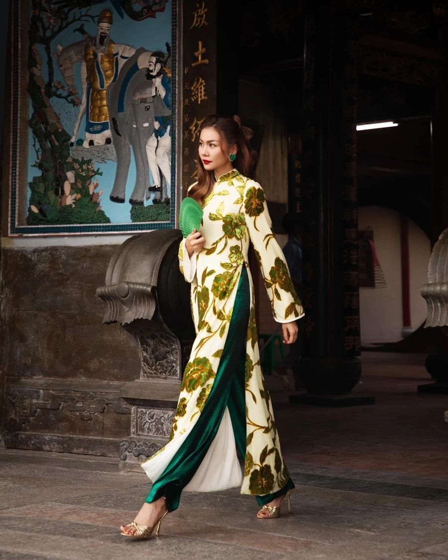 Dáng pose đỉnh cao của người mẫu Thanh Hằng tại sàn diễn