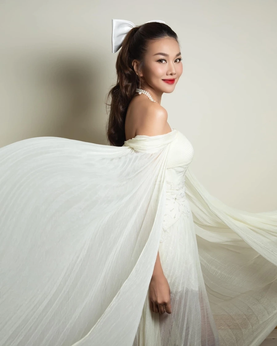 Khoảnh khắc duyên dáng của nghệ sĩ Thanh Hằng trên sân khấu