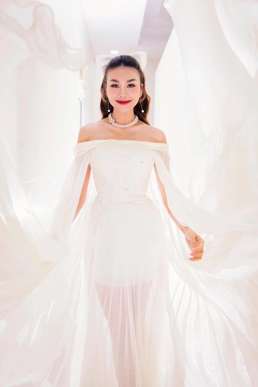 Ảnh catwalk xuất thần của siêu mẫu Thanh Hằng tại show diễn lớn