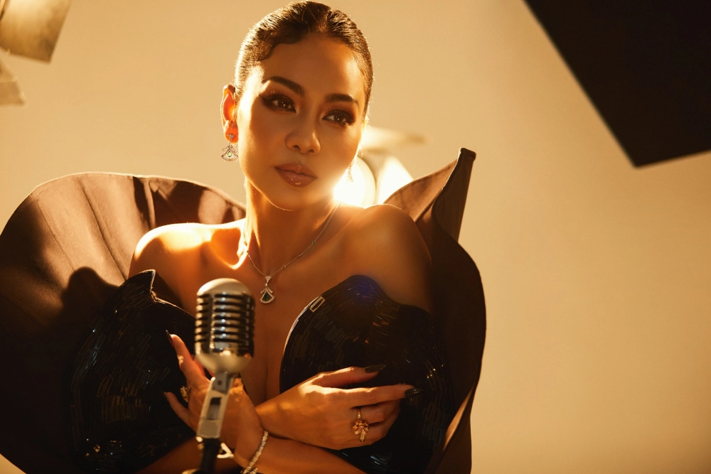 Khoảnh khắc trẻ trung bất chấp thời gian của ca sĩ Thu Minh sinh năm nào