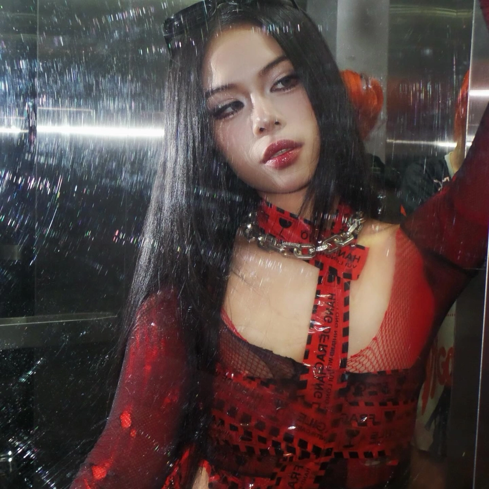 Ảnh nhẹ nhàng cho không gian miền mộng mị Tlinh