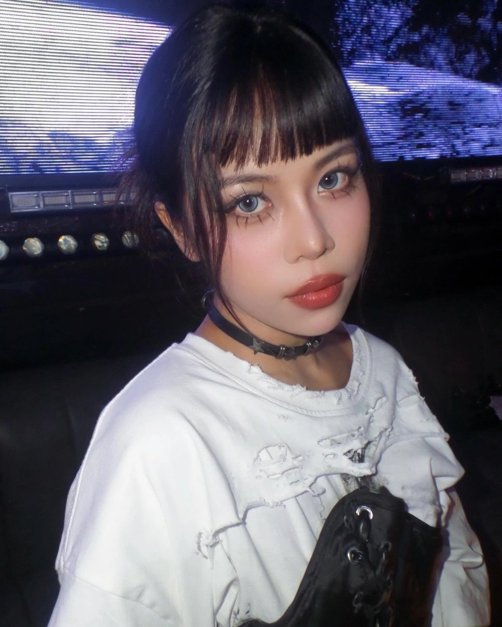 Tạo hình bí ẩn của Tlinh trong mê cung tình yêu