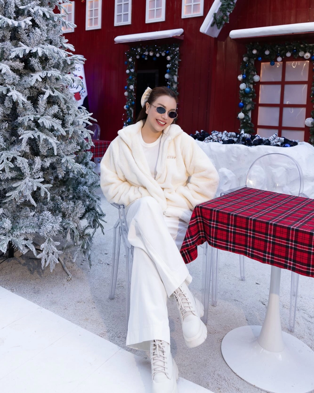 Bức ảnh thường dùng kèm theo các tin tức về Trà Ngọc Hằng