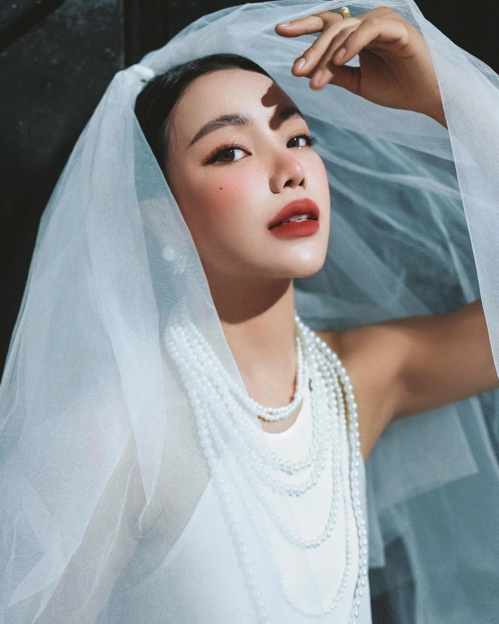 Hình ảnh nổi bật từ một MV ca nhạc của Trà Ngọc Hằng