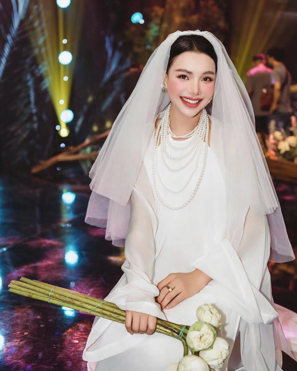 Khoảnh khắc nhập vai trong phim của Trà Ngọc Hằng